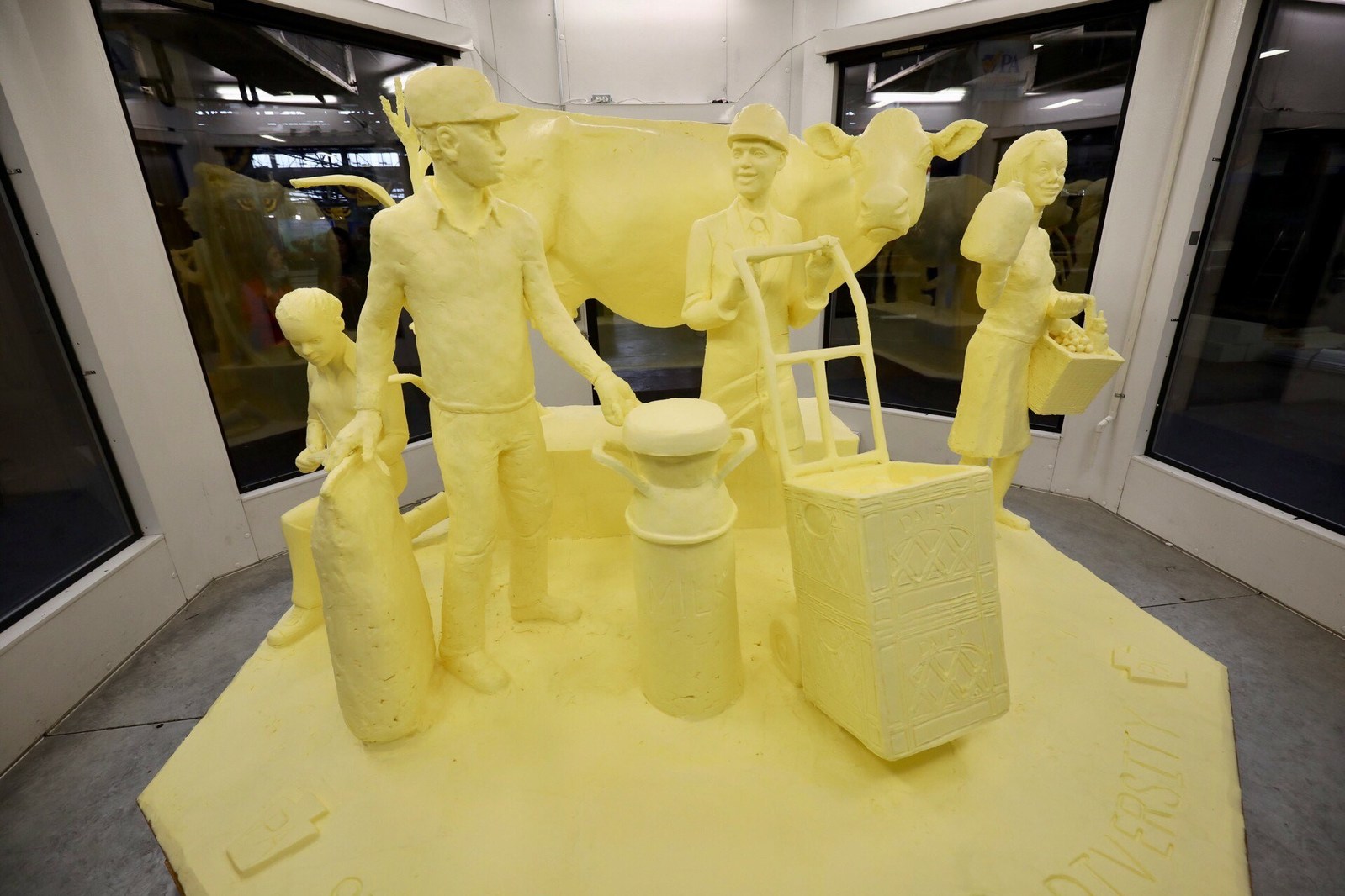 Half-ton butter sculpture celebrates 'Strength in our Diversity' | AGDAILY