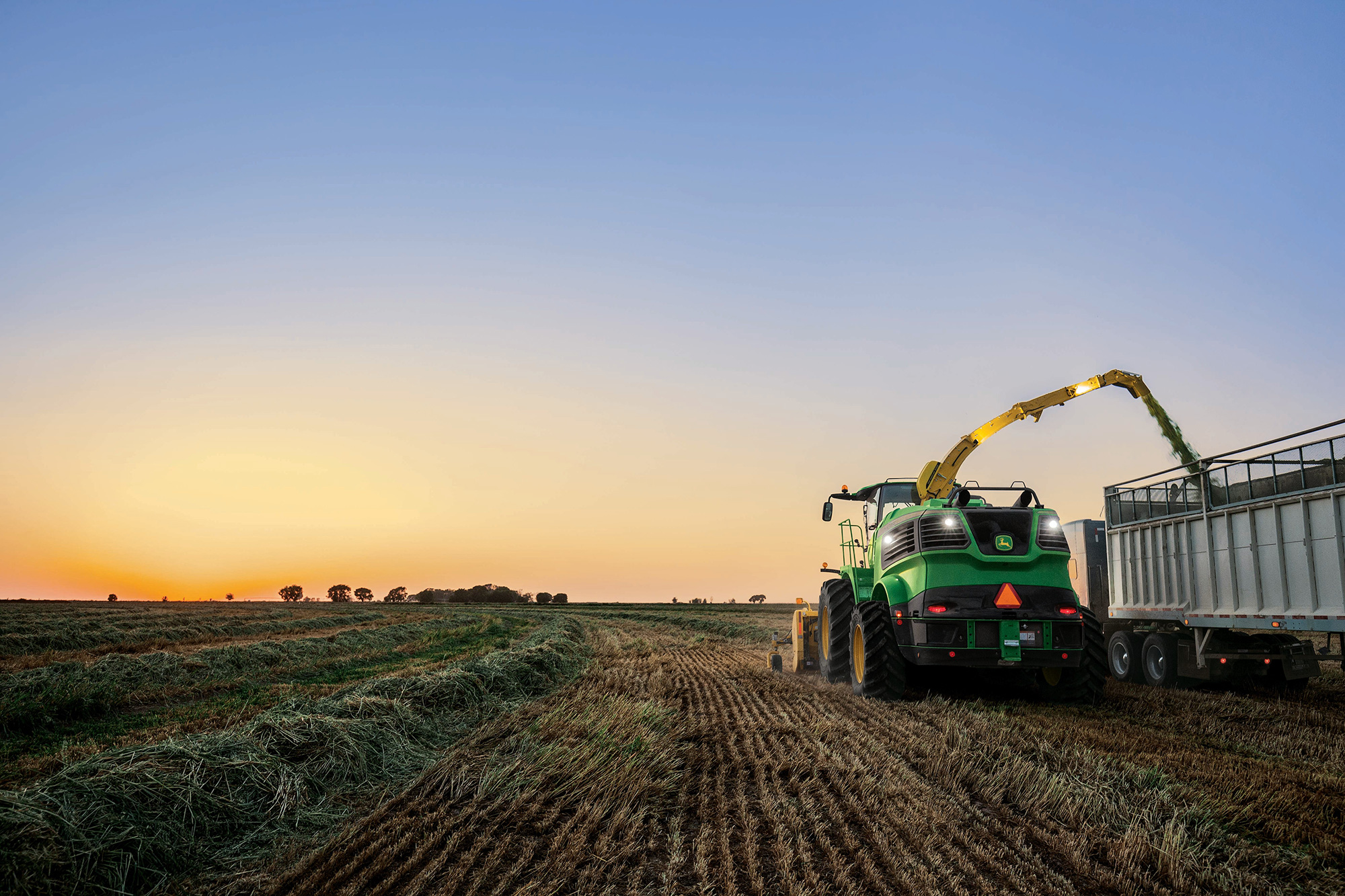 John Deere Rolls Out New Self Propelled Forage Harvesters Agdaily