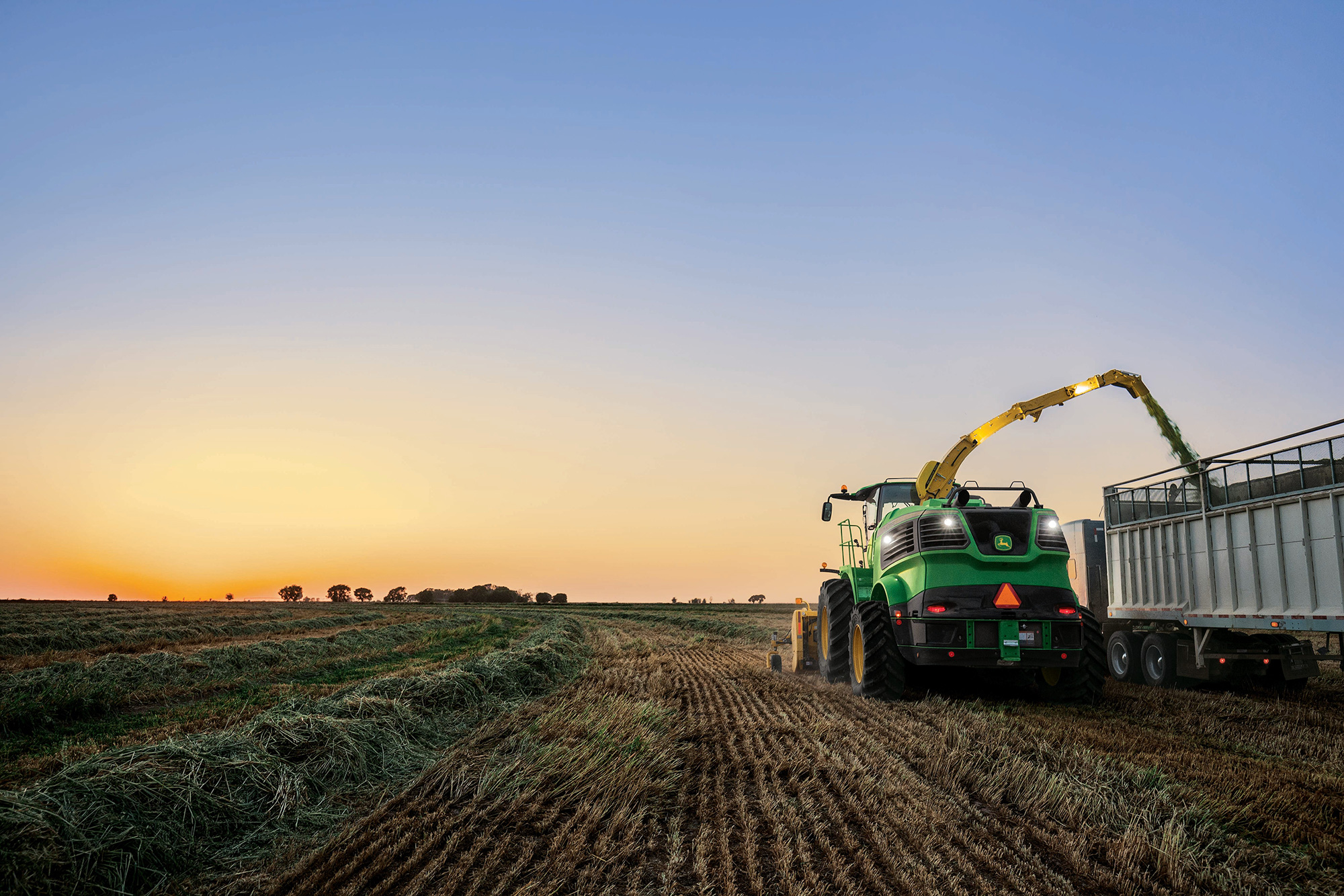 John Deere Rolls Out New Self Propelled Forage Harvesters Agdaily 5764